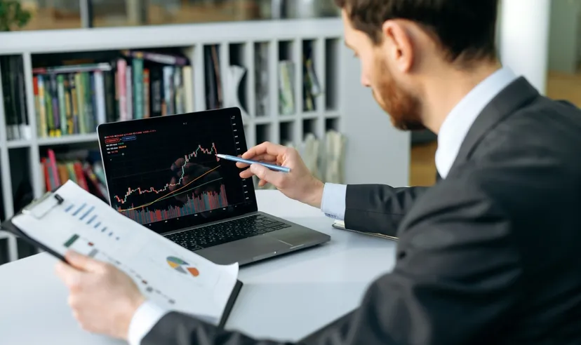 Pronóstico de las acciones de Sacyr: Objetivos de precio de terceros