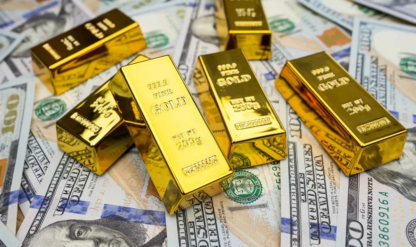 Gold Near Record Highs Ahead of US PCE Data