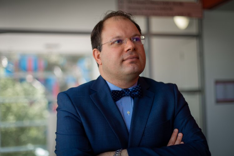 Dimitrios Salampasis lecturer in Swinburne Business School Dimitrios Salampasis lecturer in Swinburne Business School